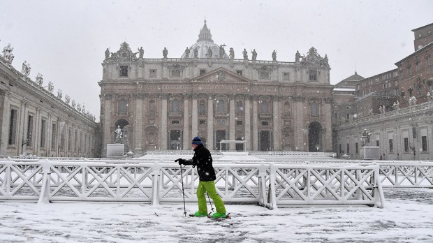 VATICAN SNOW ROME