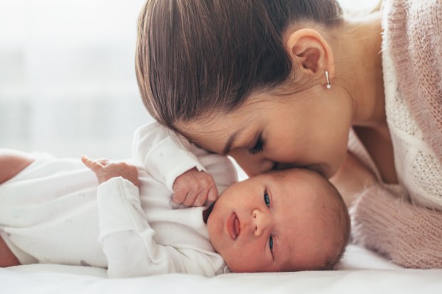 MUM, BABY, KISS