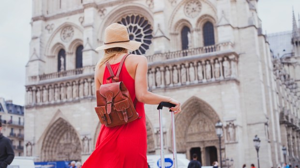 GIRL IN PARIS