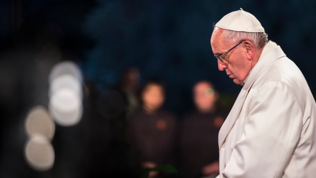 POPE VIA CRUCIS