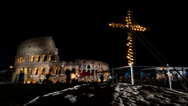POPE VIA CRUCIS