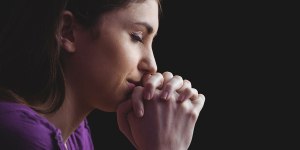 E se nella Settimana Santa ci vestissimo in base ai colori liturgici?