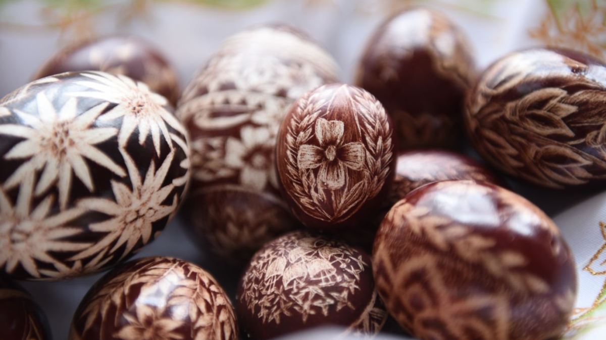 EASTER EGGS