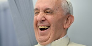 Il Papa ha la cura giusta per il suo ginocchio: &#8220;Ho bisogno di tequila!&#8221;
