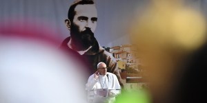 Papa: l&#8217;eredità di padre Pio, preghiera, piccolezza e sapienza