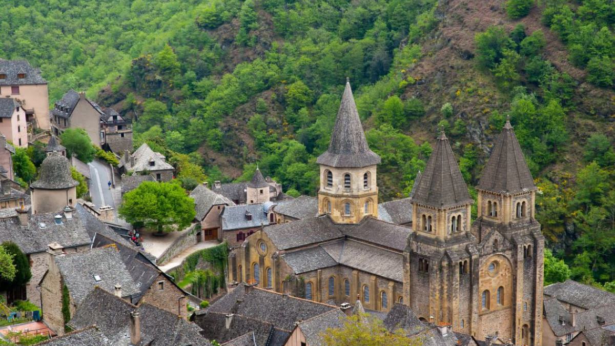 web-sainte-foy-conques-abbey-de-irina-kuzmina-i-shutterstock1