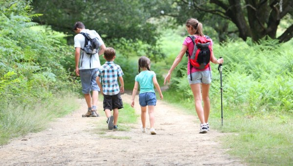 FAMILY HIKING