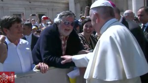 POPE FRANCIS GREETS FRANCESCO GUCCINI AND GIANNI MORANDI