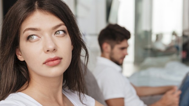 YOUNG,WOMAN,ARGUMENT