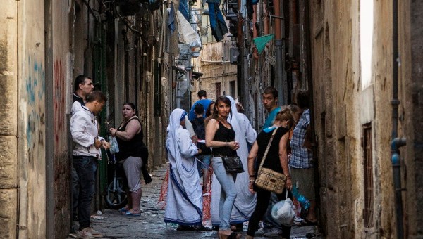 MISSIONARIE, CARITA', STRADA