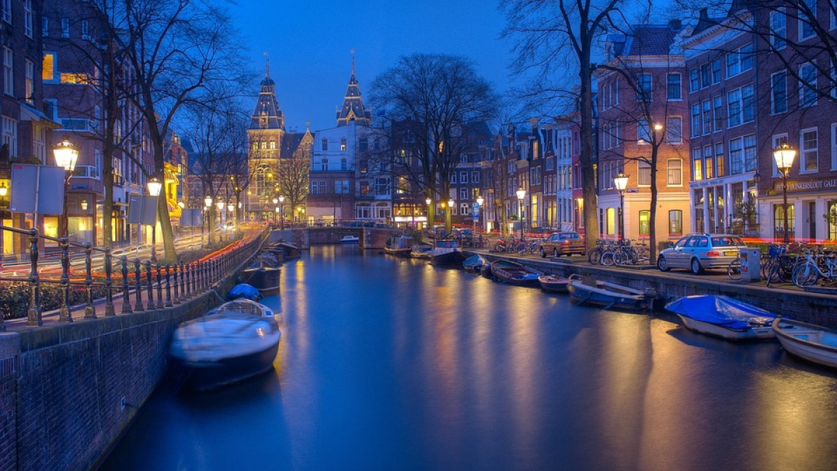 amsterdam-1150319_960_720