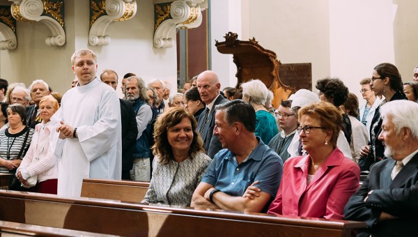 WEB3; PEOPLE; PARISH; PARISHIONERS; CHURCH; KS01