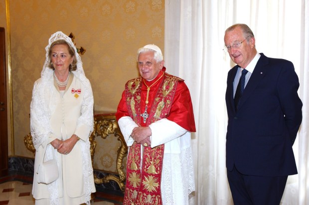 (FOTOGALLERY) Il “privilegio bianco” concesso a 7 donne