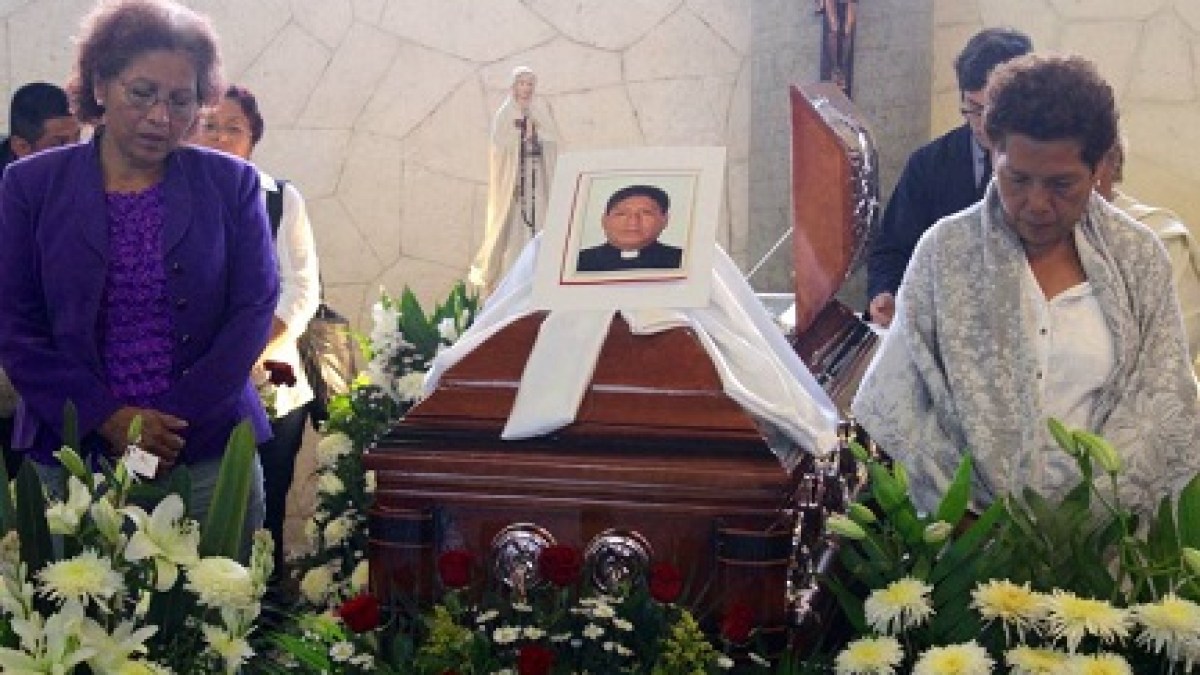 Funerali-di-un-sacerdote-in-Messico