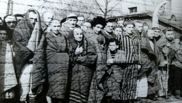AUSCHWITZ, OBÓZ