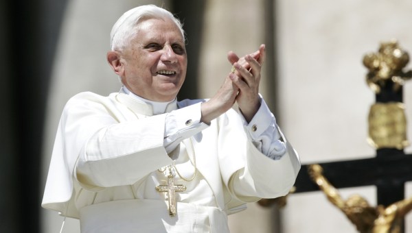 BENEDETTO XVI, SORRISO
