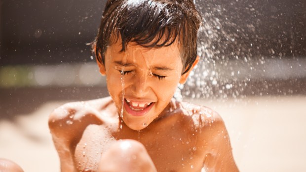 BAMBINO, PIOGGIA, SORRISO