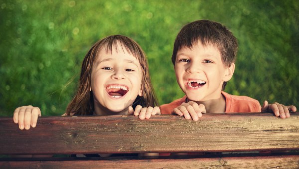 KIDS SMILING