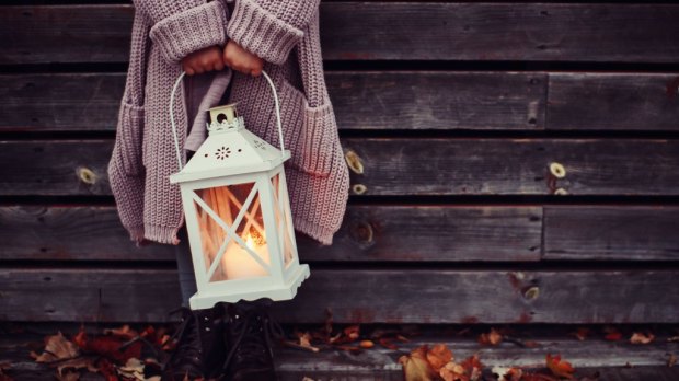 RAGAZZA, LANTERNA, LUCE