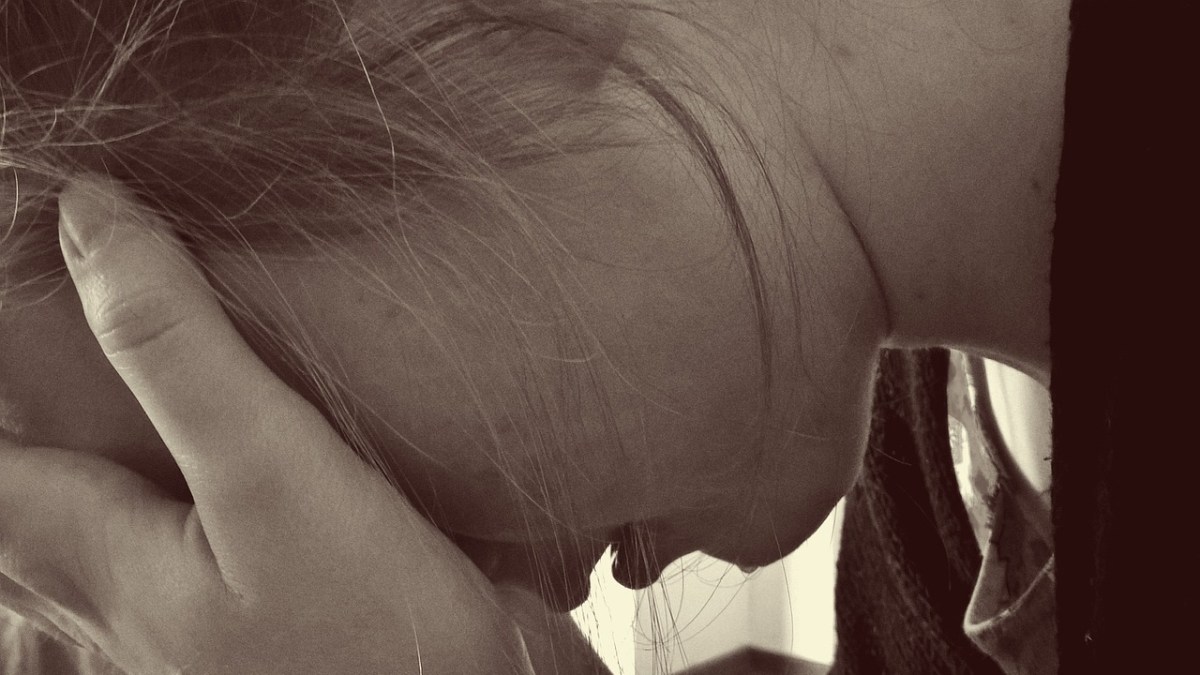 DESPERATE GIRL