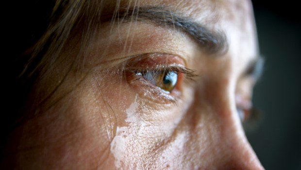 DONNA, LACRIME, VISO