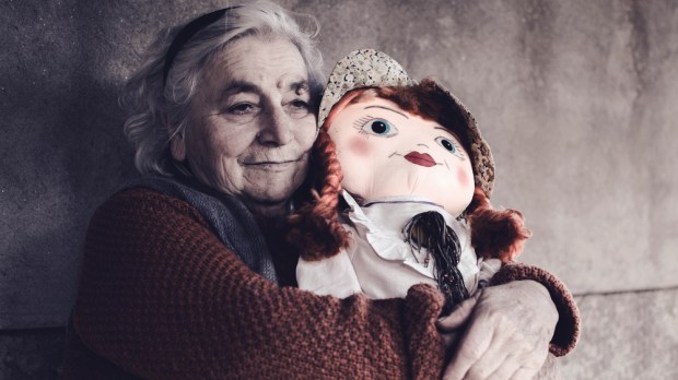 NONNA, BAMBOLA, ABBRACCIO