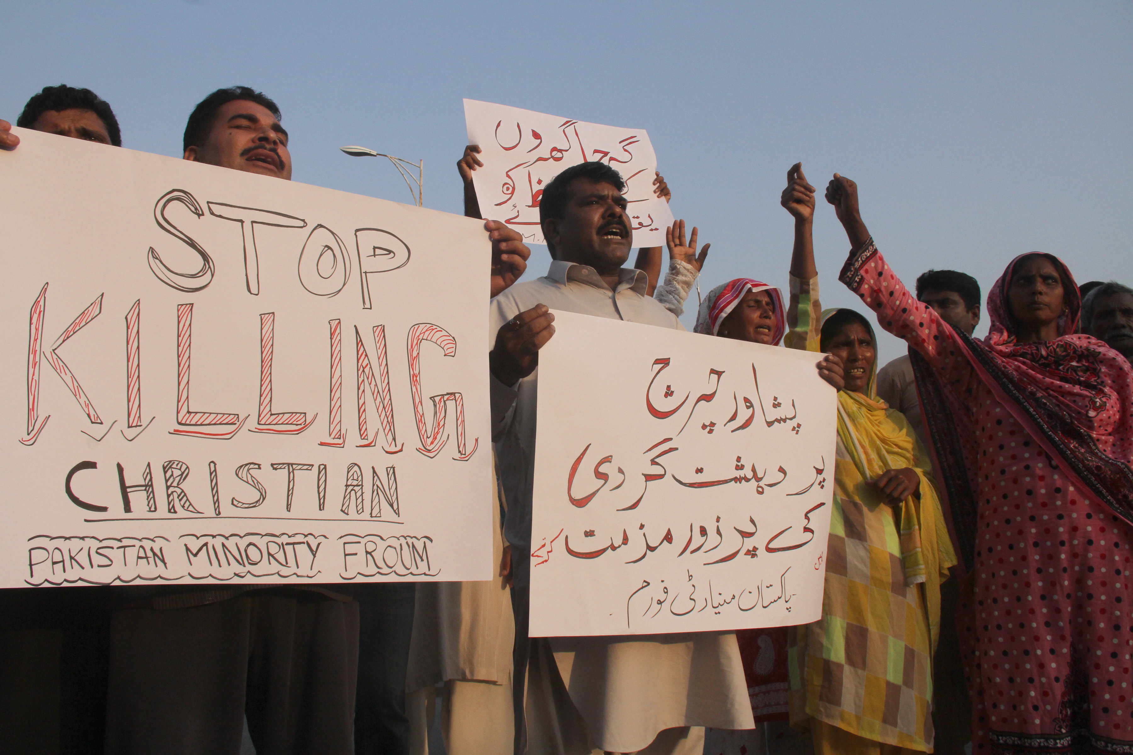 Pakistani Christians protest Peshawar church attack