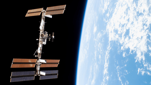 WEB-INTERNATIONAL-SPACE-STATION-EARTH-DOCKING-NASA-FAIRUSE