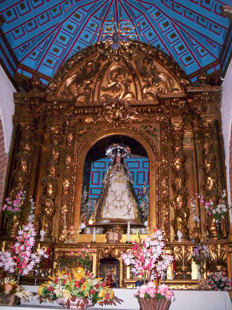Ermita_de_la_Virgen_del_Castillo_(Chillón,_Ciudad_Real)._Retablo_e_imagen_de_la_Virgen