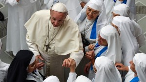 PAPIEŻ FRANCISZEK Z SIOSTRAMI