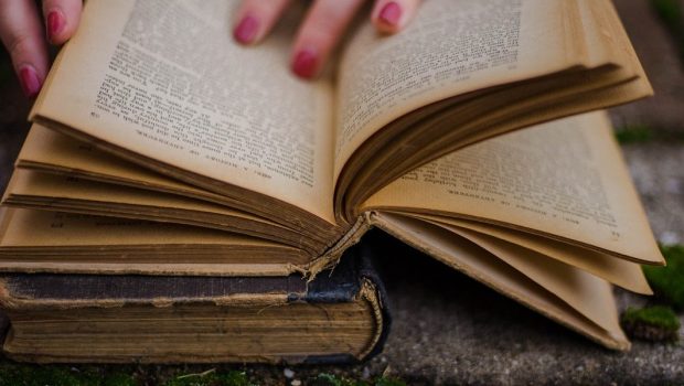 HANDS, BOOK, READING