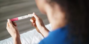 Ho 20 anni e sono incinta. A casa mia dicono che non c’è posto per me
