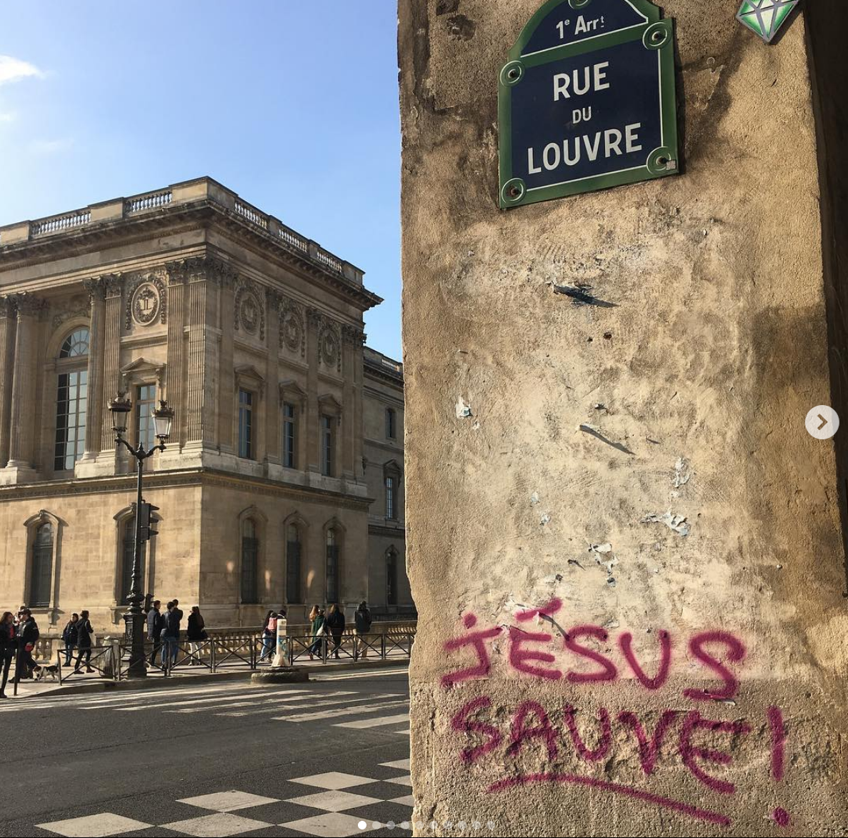 Jésus sauve 4