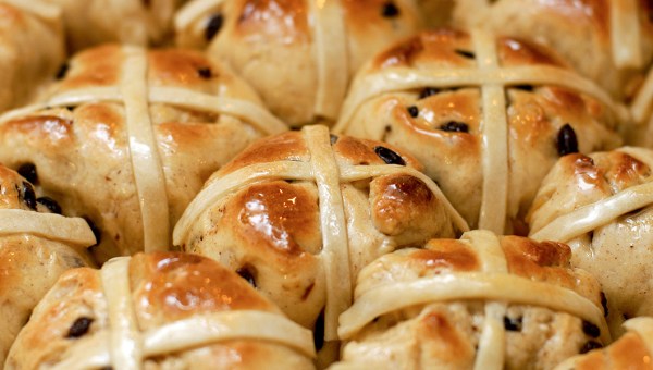 HOT CROSS BUNS