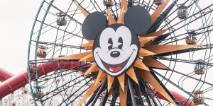 I dipendenti Disney lodano gli sforzi per inserire più personaggi gay