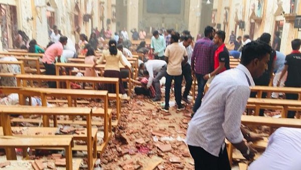 WEB3-SRI-LANKA-BOMBE-ATTACCHI-CRISTIANI-PASQUA