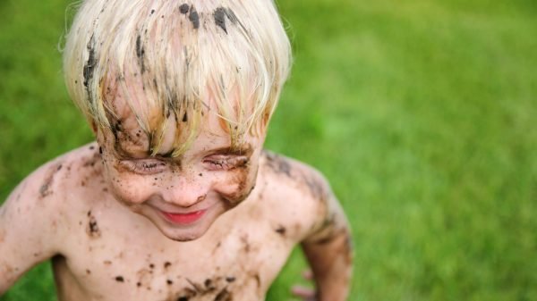 little boy, dirty,