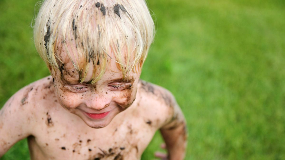 little boy, dirty,