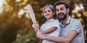 Vivete lontano dal vostro figlioccio? Ecco come svolgere il vostro ruolo di padrino