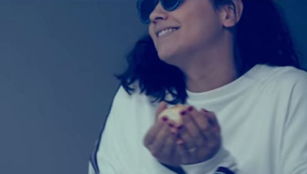 ANITA MIENMIUAIF ADORARTI