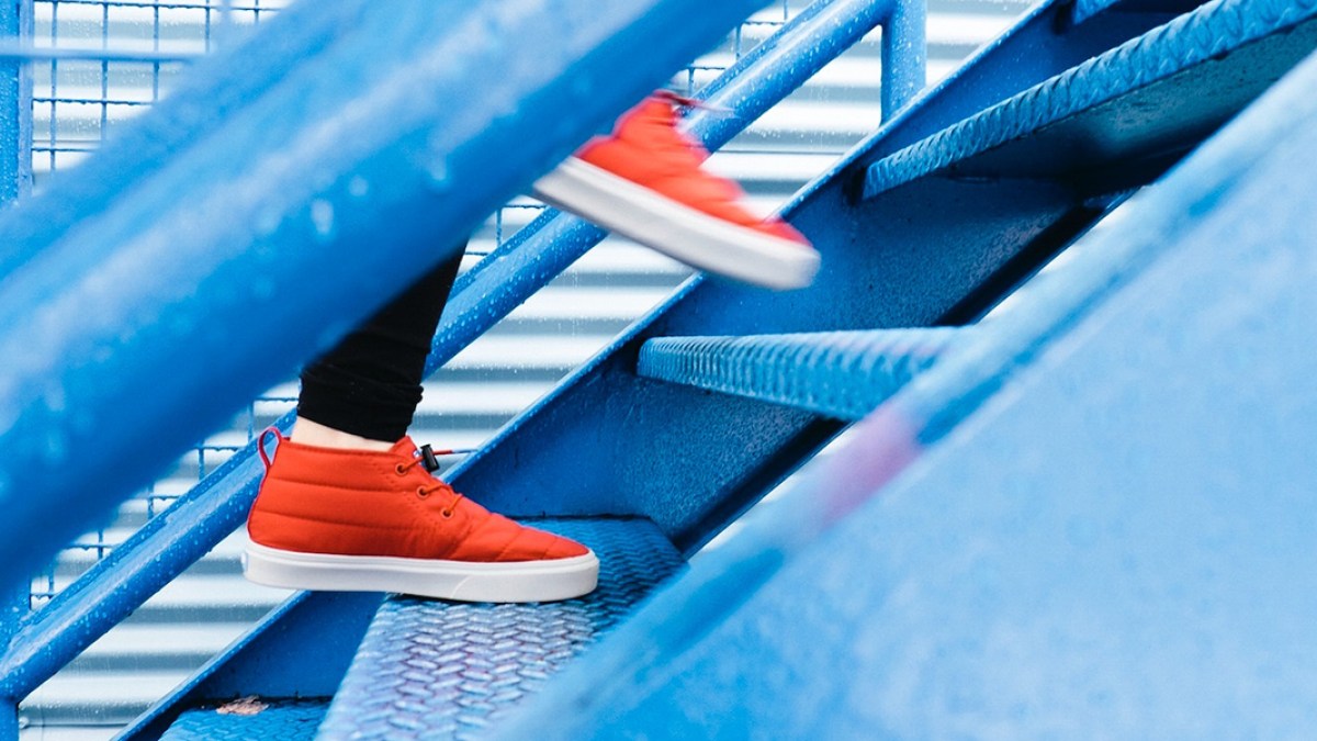 WEB3;STEPS;STAIRS;BLUE;LEGS;KS01