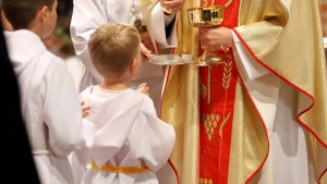 web2-children-going-to-the-first-holy-communion-shutterstock_425315539.jpg