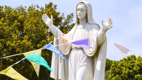 sculpture Virgin Mary