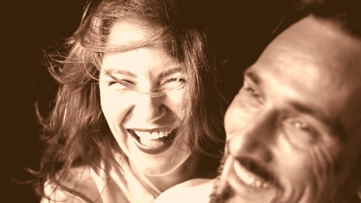 web3-couple-middle-aged-seppia.jpg