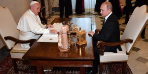 Un autorevole cardinale: ecco perché il Papa lascia la porta aperta a Putin