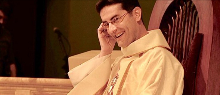 Parlare Con Un Prete Online Sentite il bisogno di parlare con un sacerdote? Chiamate il numero