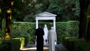 pope-benedict-xvi-garden-castel-gondolfo.jpg