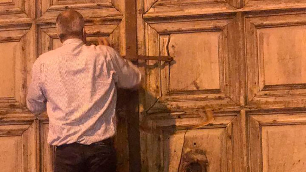 WEB3-porta-santo-sepolcro-musulmano