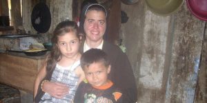 La suora e la ex manager che (insieme) salvano i bambini delle baraccopoli messicane
