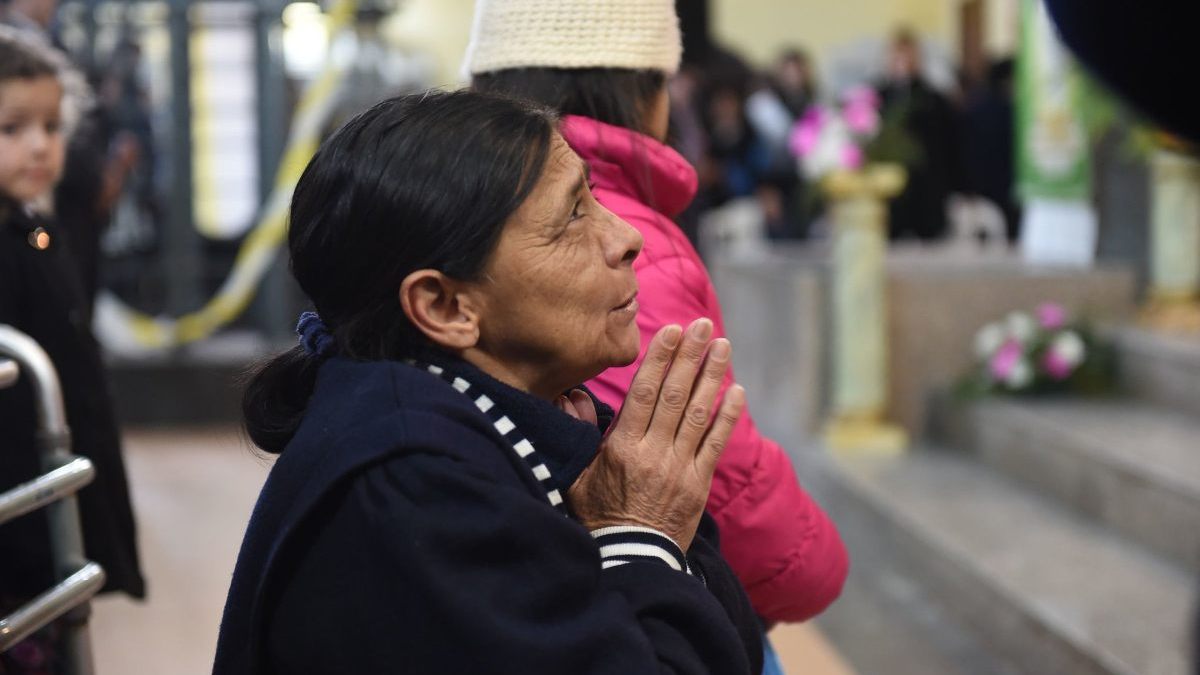 web-congreso-eucaristico-argentina-praying-eucharist-008-marko-vombergar-aleteia.jpg